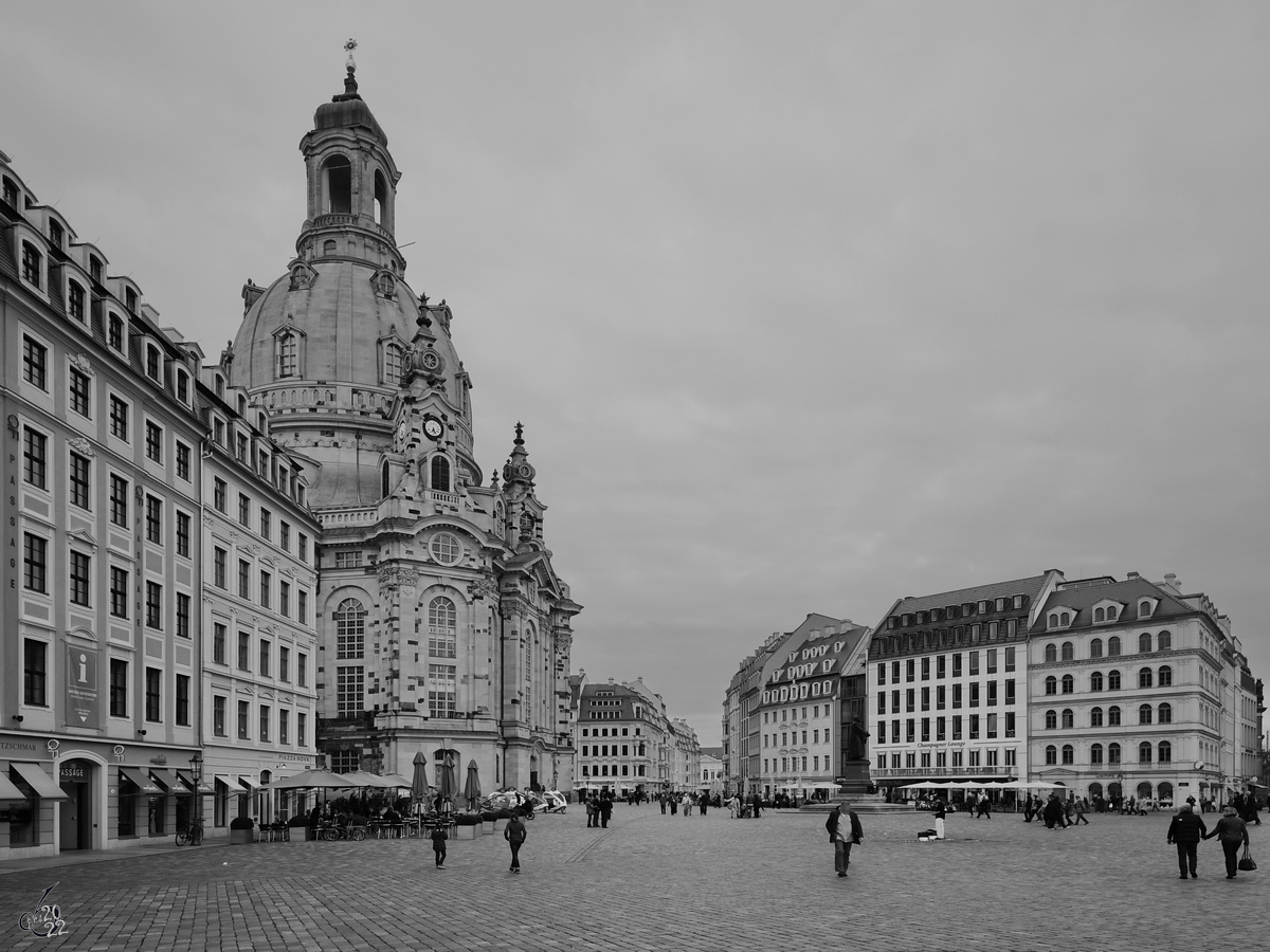 Unterwegs auf dem Neumarkt in Dresden. (April 2014)