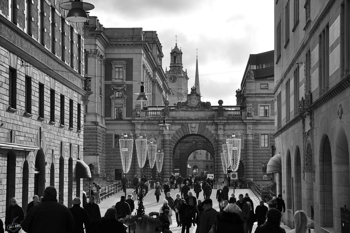 Unterwegs auf der Drottninggatan in Richtung Reichstag. (Stockholm, Oktober 2011)
