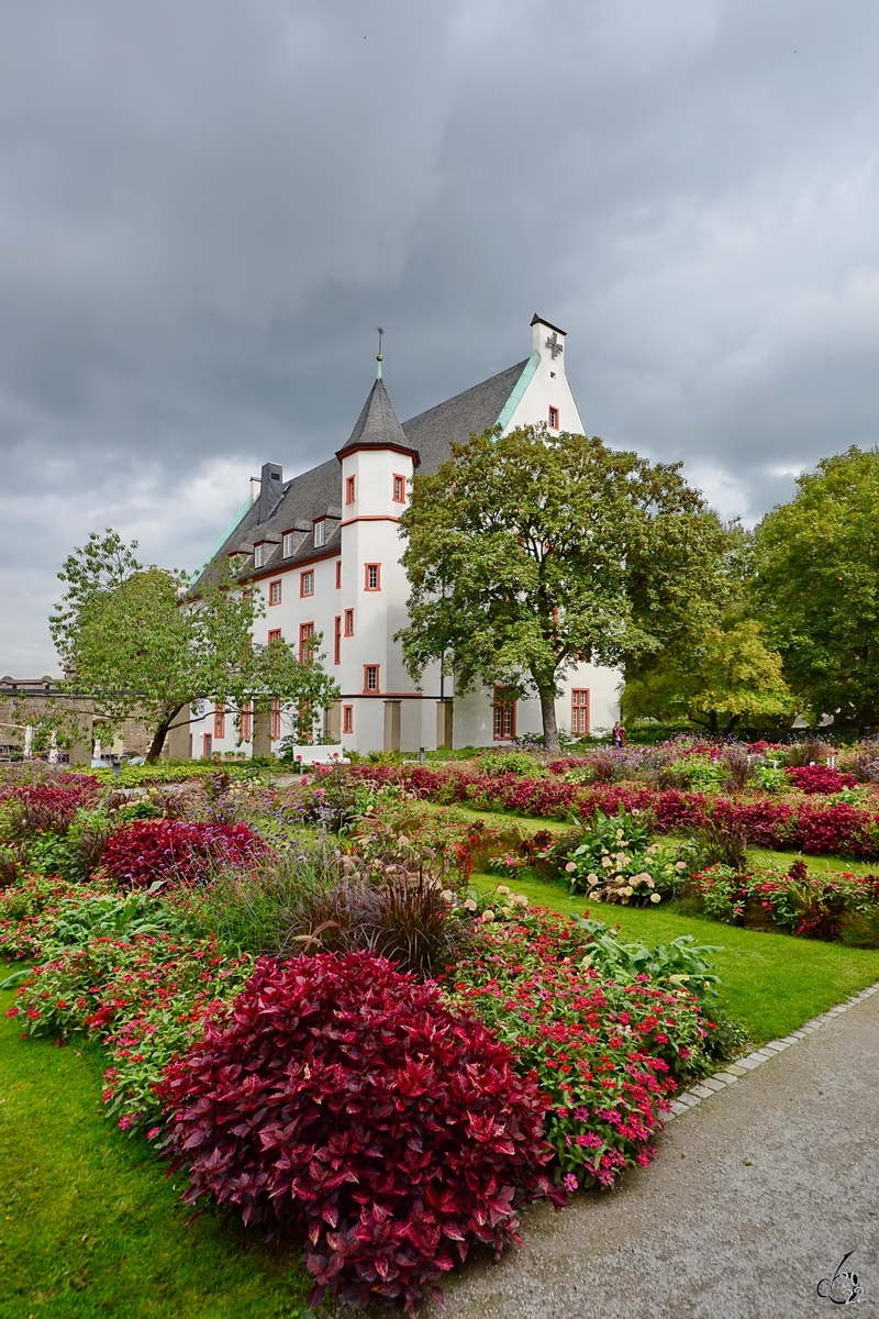 Unterwegs im Park des Deutschherrenhauses in Koblenz. (September 2013)