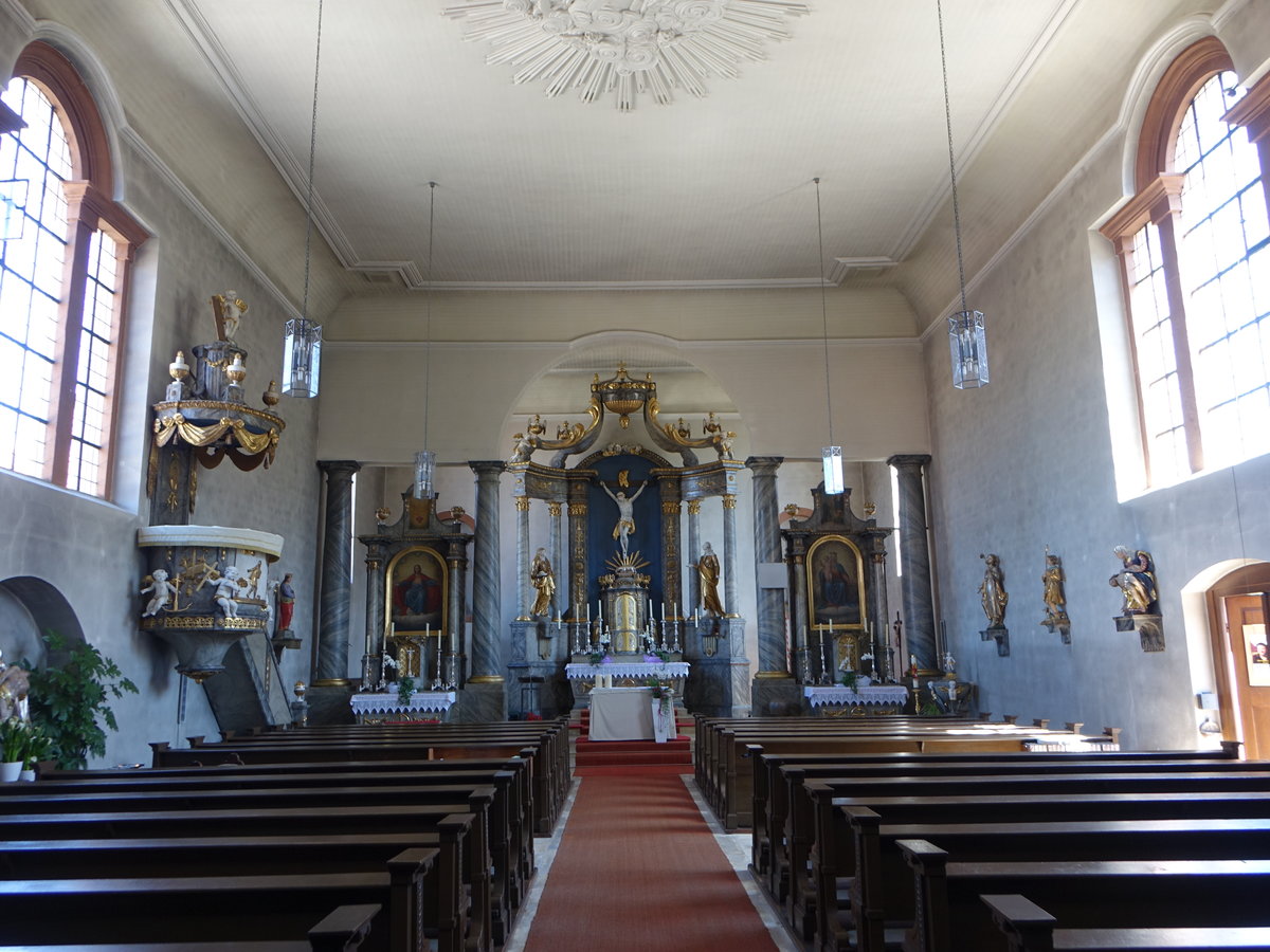 Unterweienbrunn, Altre und Kanzel in der kath. St. Katharina Kirche (08.07.2018)