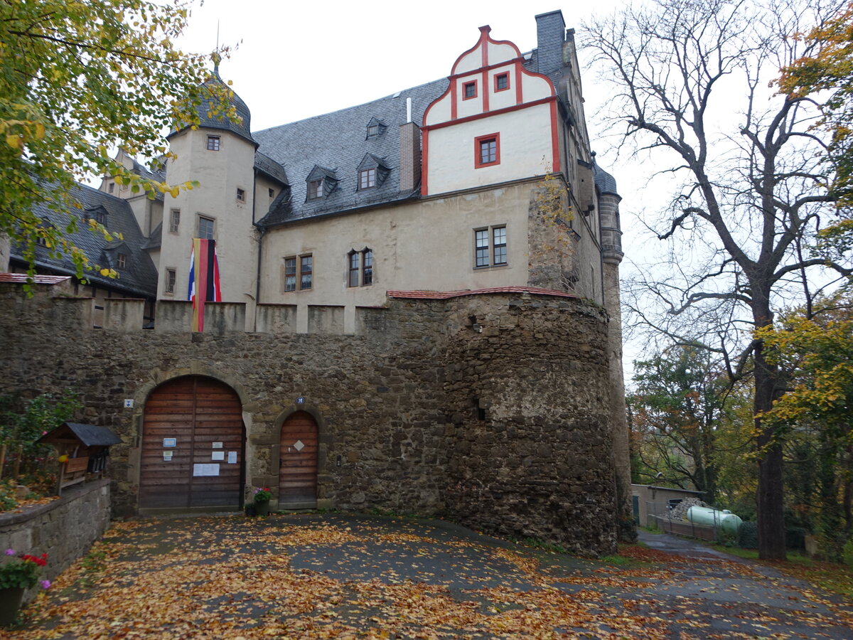 Unterwellenborn, Burg Knitz, erbaut im Renaissancestil bis 1562 (18.10.2022)