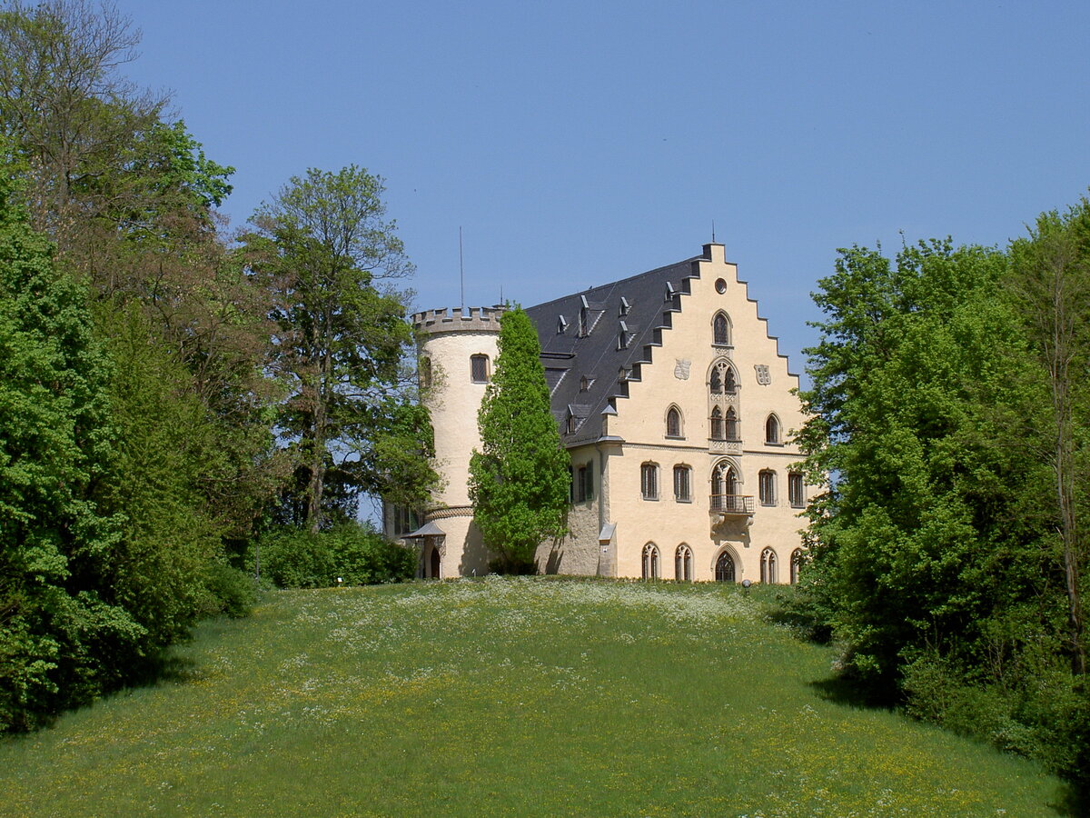 Unterwohlsbach, Schloss Rosenau, Geburtsort von Prinz Albert von Sachsen-Coburg und Gotha, erbaut ab 1424, neugotischer Umbau von 1806 bis 1817 durch Herzog Ernst nach Plnen von Karl Friedrich Schinkel (29.04.2007)