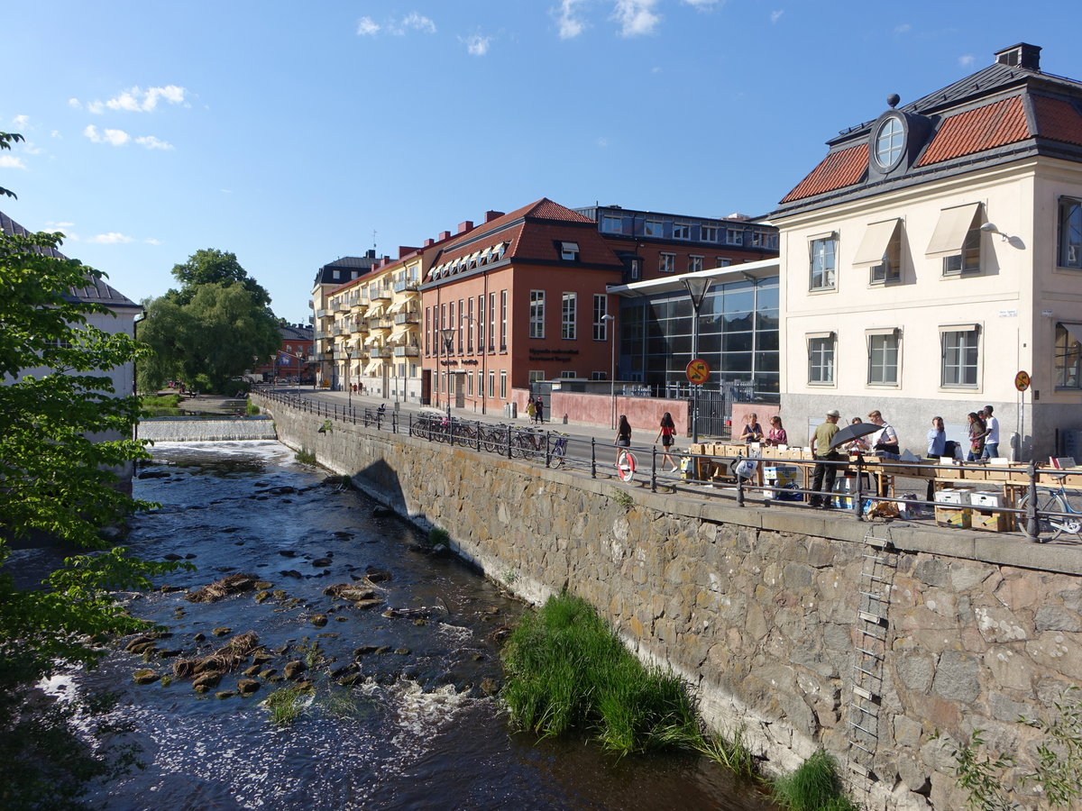 Uppsala, Gebude am Kanal entlang der stra Agatan Strae (03.06.2018)