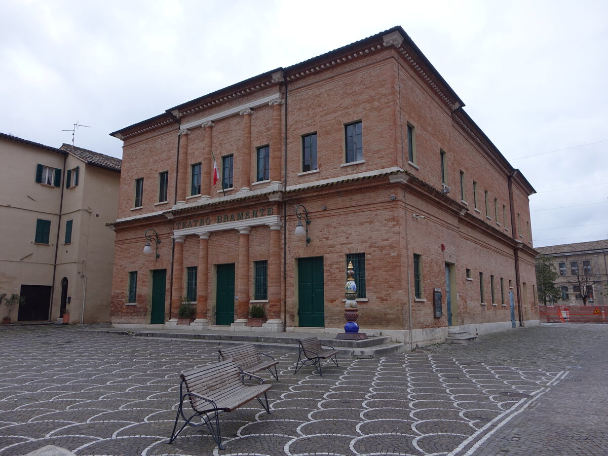 Urbania, Teatro Bramante am Largo Francesco Maria II. della Rovere, erbaut 1864 (01.04.2022)