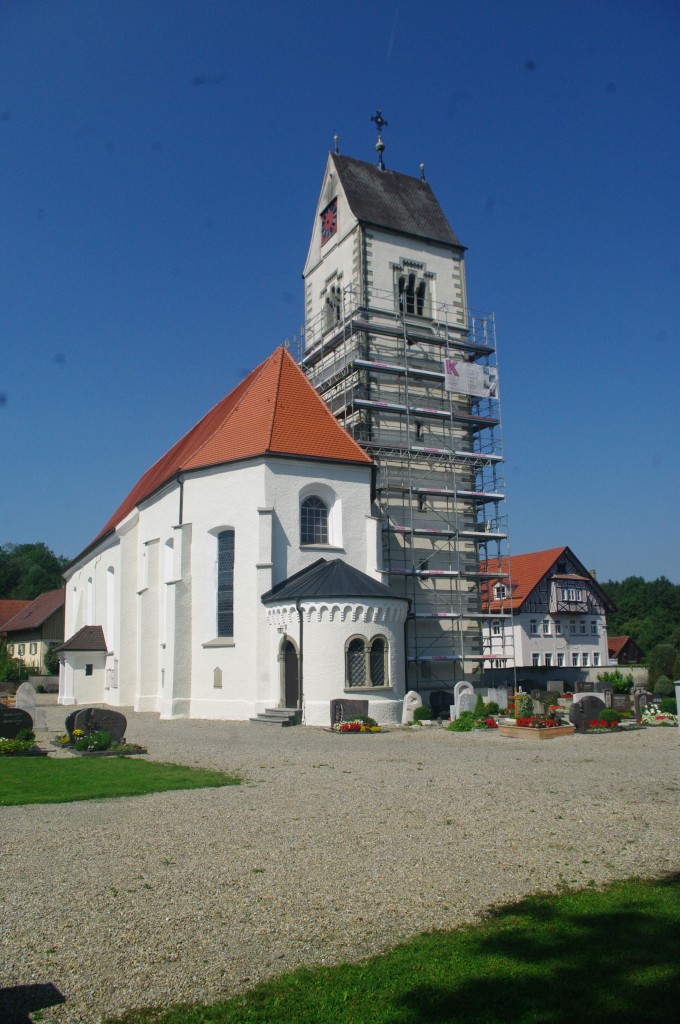 Urlau, barocke Kath. St. Martinskirche, erbaut 1667 aus gotischem Bau, Turm mit Glockengescho von 1583 (08.09.2013)