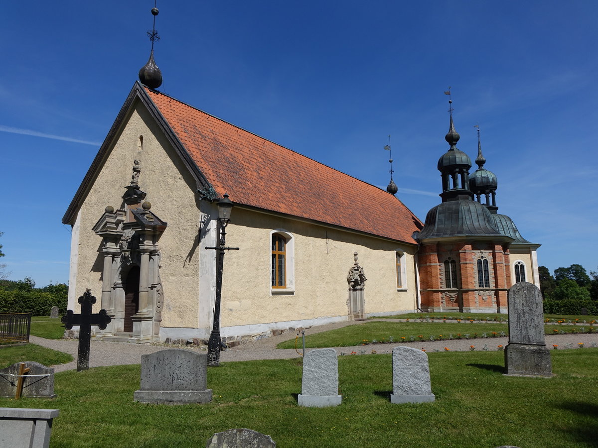 Vadsbro Kyrka, erbaut im 13. Jahrhundert, Seitenkapellen von 1650 und Ende 17. Jahrhundert (14.06.2016)