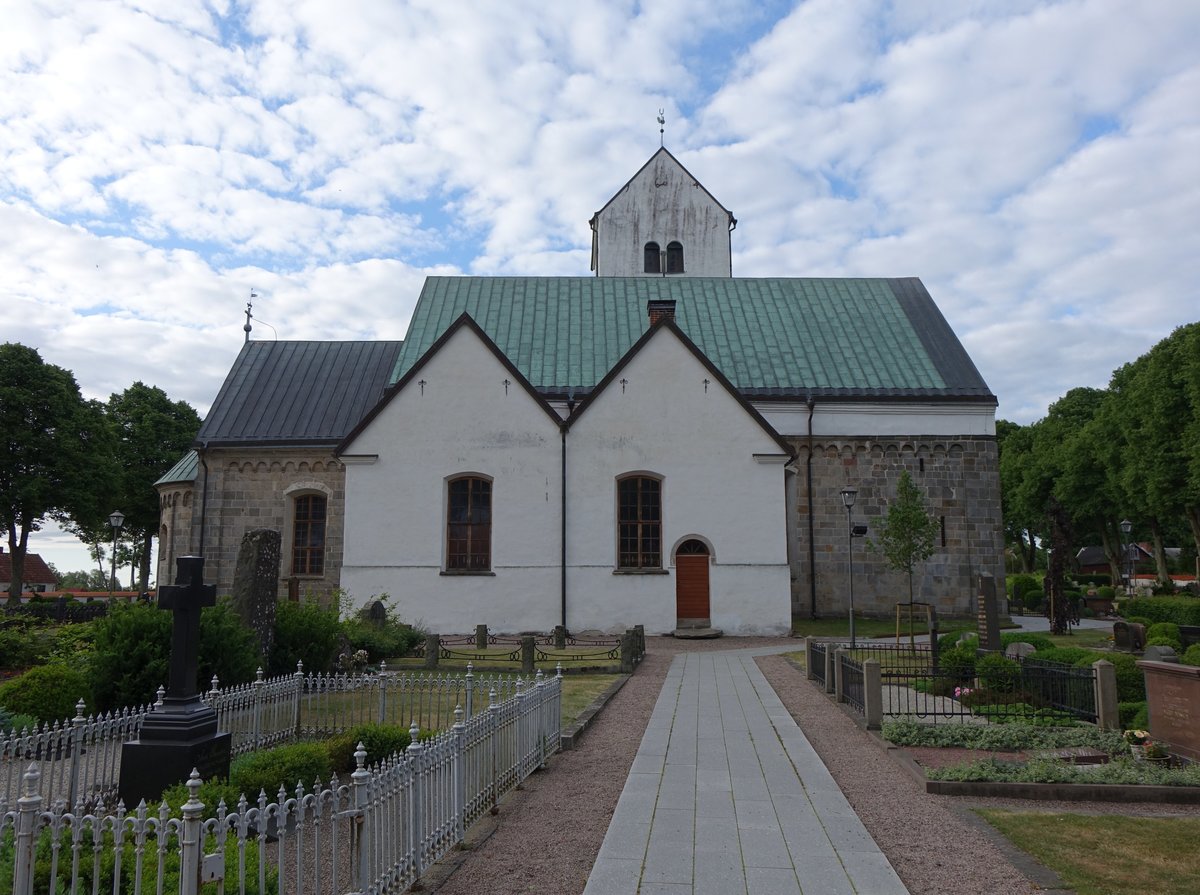 V Kyrka St. Marien, romanisch erbaut im 11. Jahrhundert, Kirchturm 13. Jahrhundert (12.06.2016) 