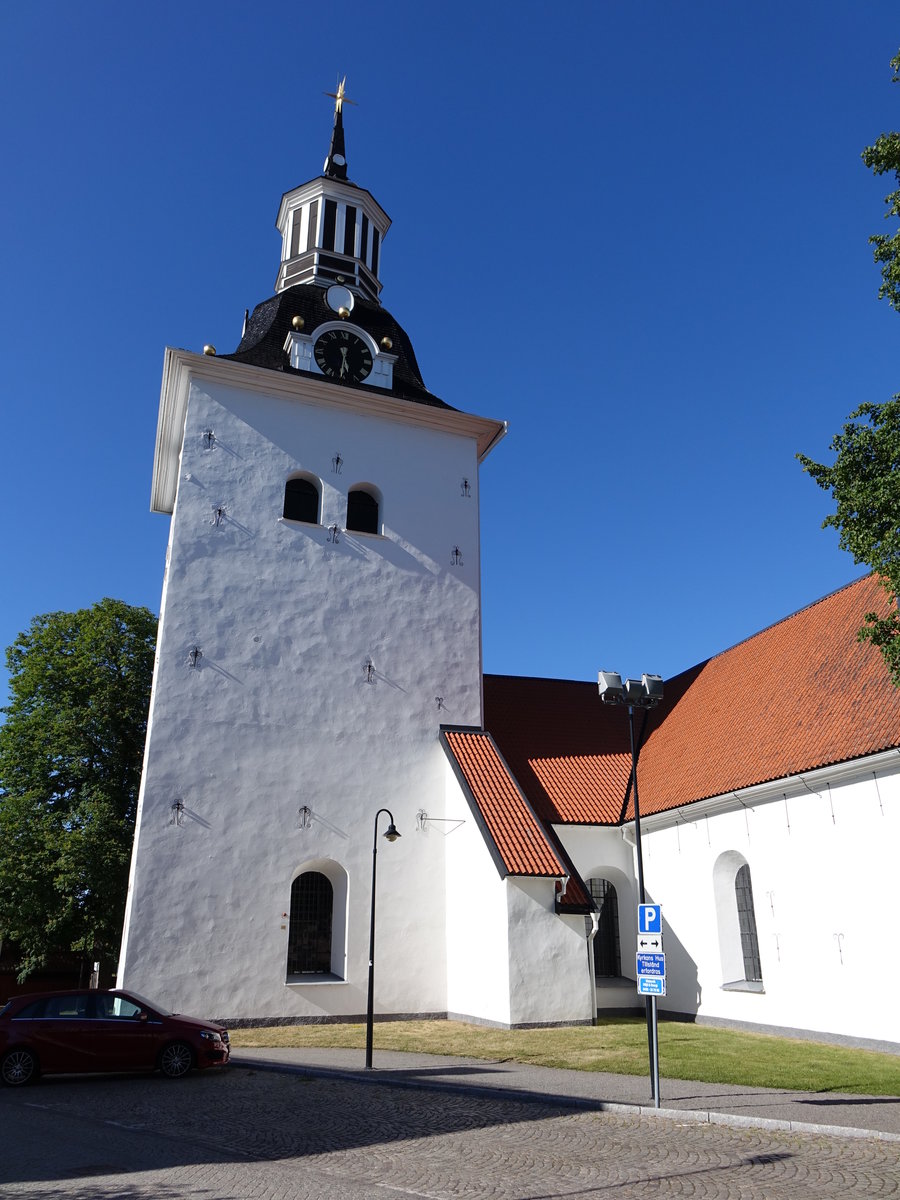 Vstervik, St. Gertruds Kirche, erbaut im 15. Jahrhundert, Kirchturm erbaut 1782 durch Carl Fredrik Adelcrantz (13.06.2016)