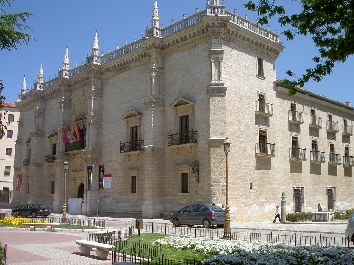 Valladolid, Palacio de Santa Cruz, erbaut ab 1486, heute Rektorat der Universitt (19.05.2010)