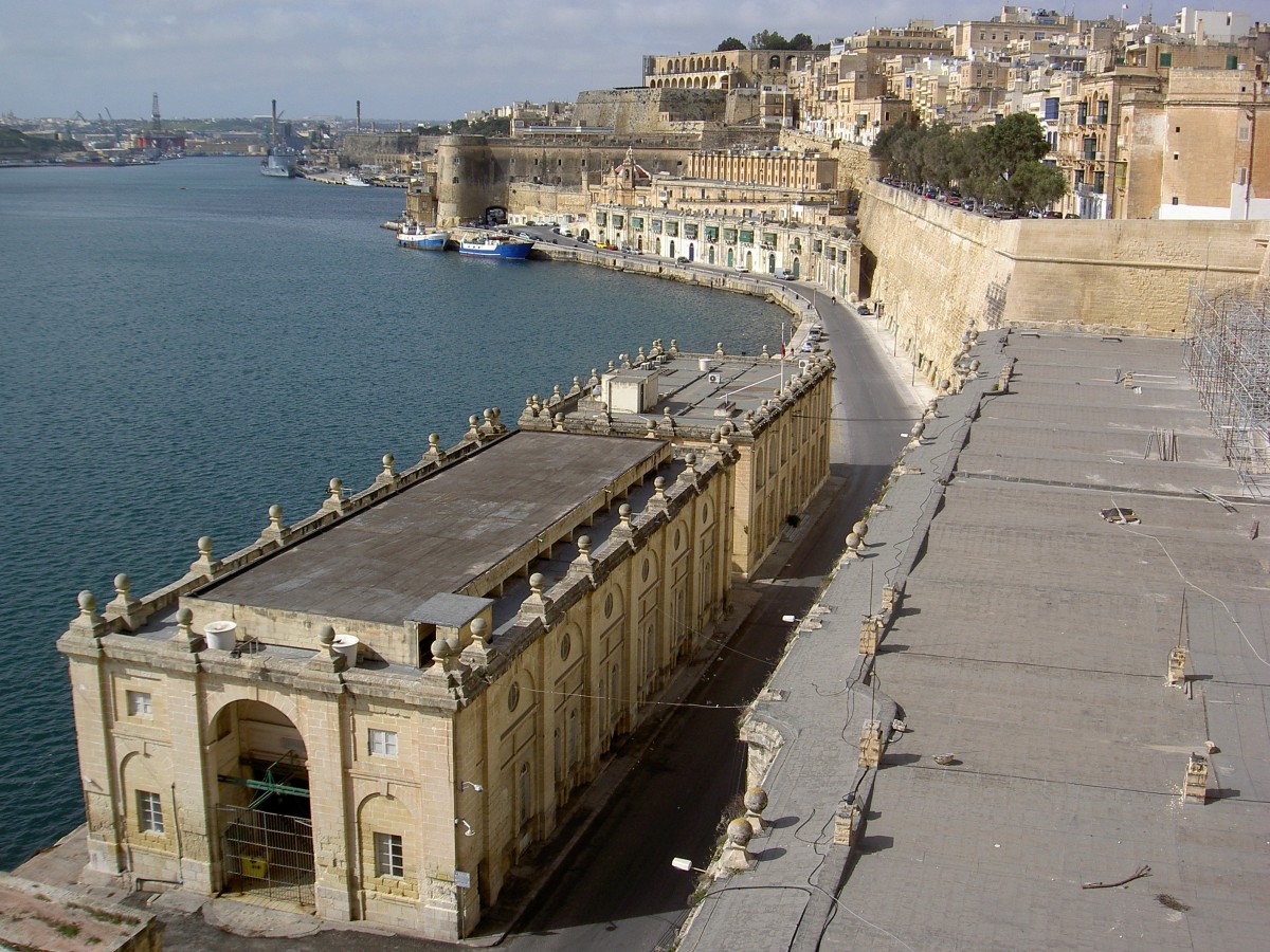 Valletta, Barriera Wharf mit Fish Market im Grand Harbour (23.03.2014)