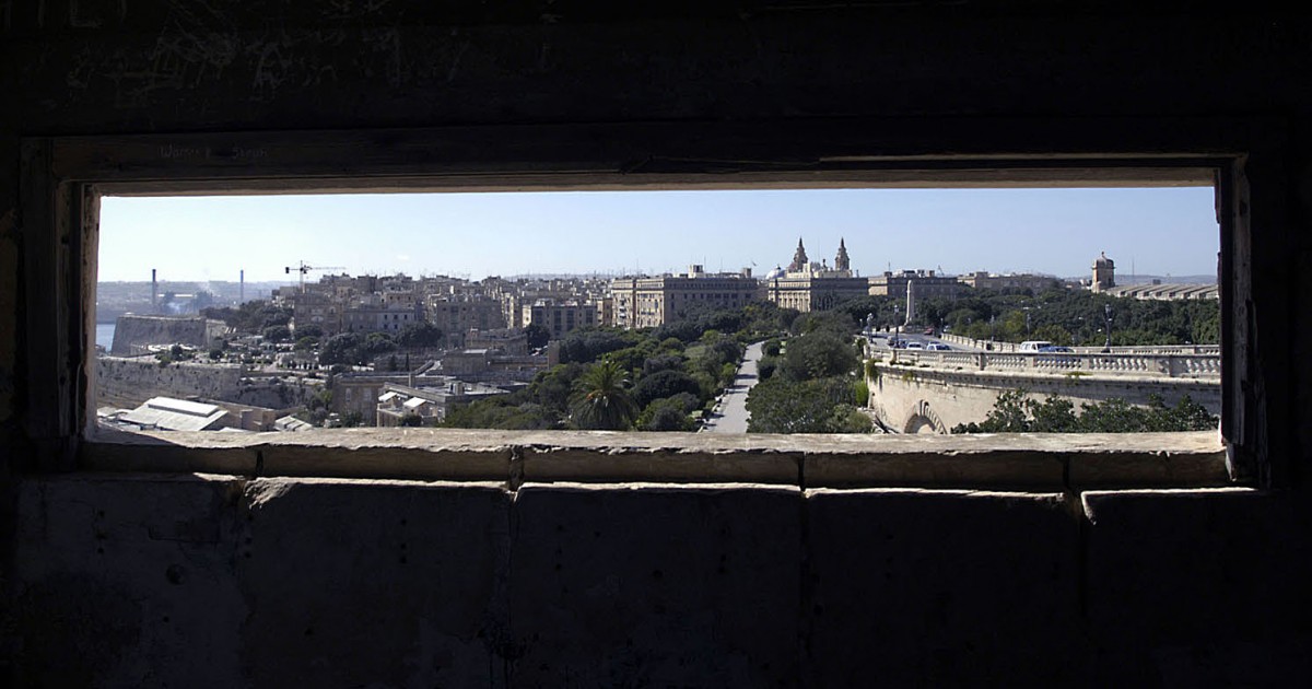 Valletta vom Burgwall Herbert Ganado Gardens aus gesehen. Aufnahme: Oktober 2006.