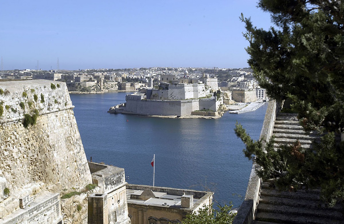 Valletta von Herbert Ganado Gardens aus gesehen. Aufnahme: Oktober 2006.