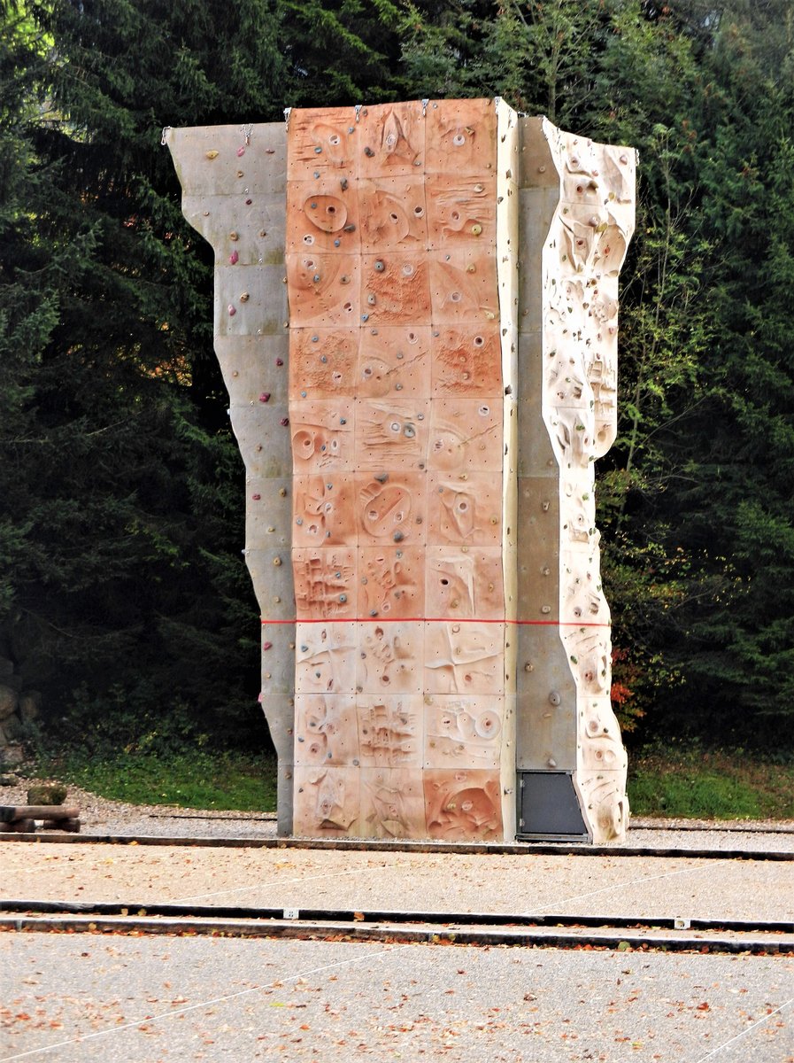 Vallorbe, Sportanlage Frzillon, Kletterturm bei der Eissporthalle - 25.10.2013