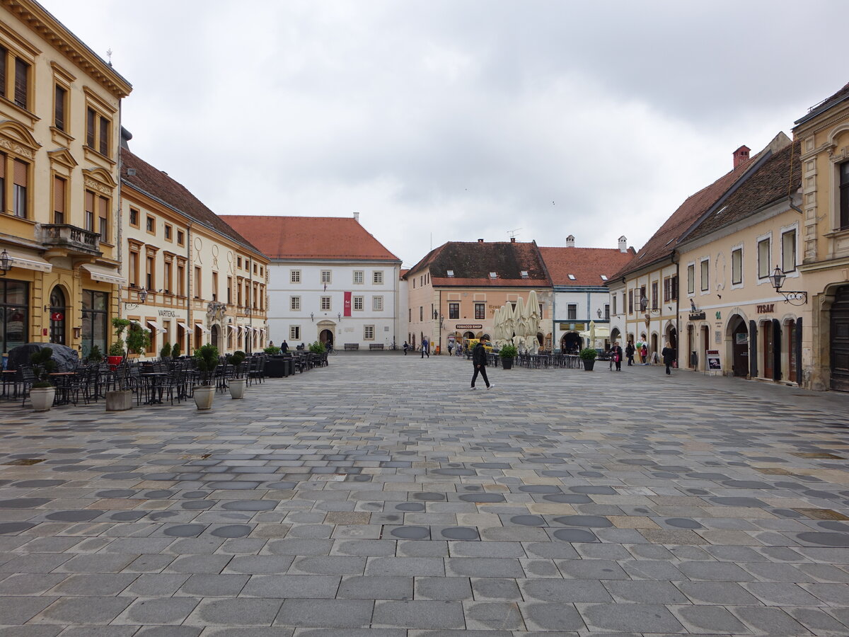 Varazdin, historische Huser am Platz Trg Kralja Tomislava (03.05.2017)