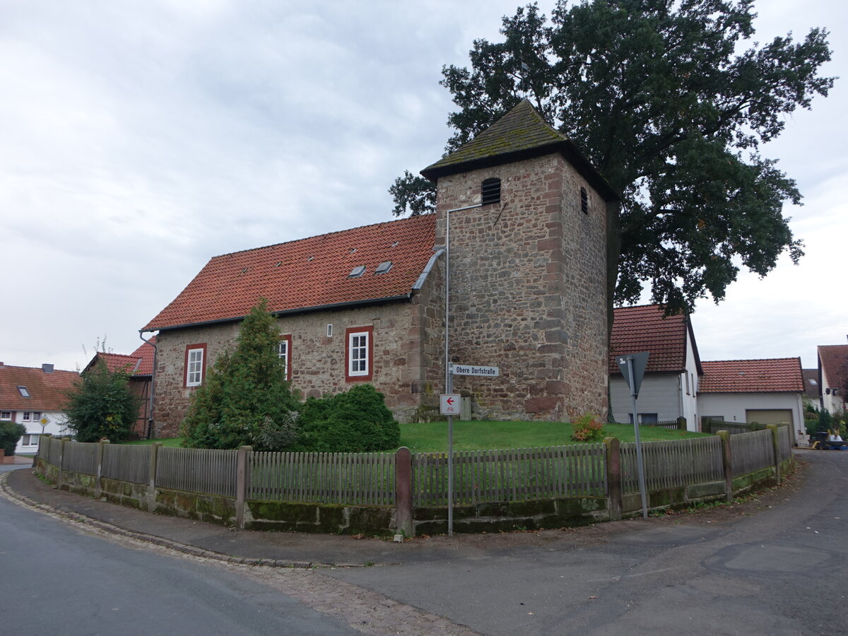 Vardeilsen, evangelische St. Georg Kapelle, erbaut im 13. Jahrhundert (29.09.2023)