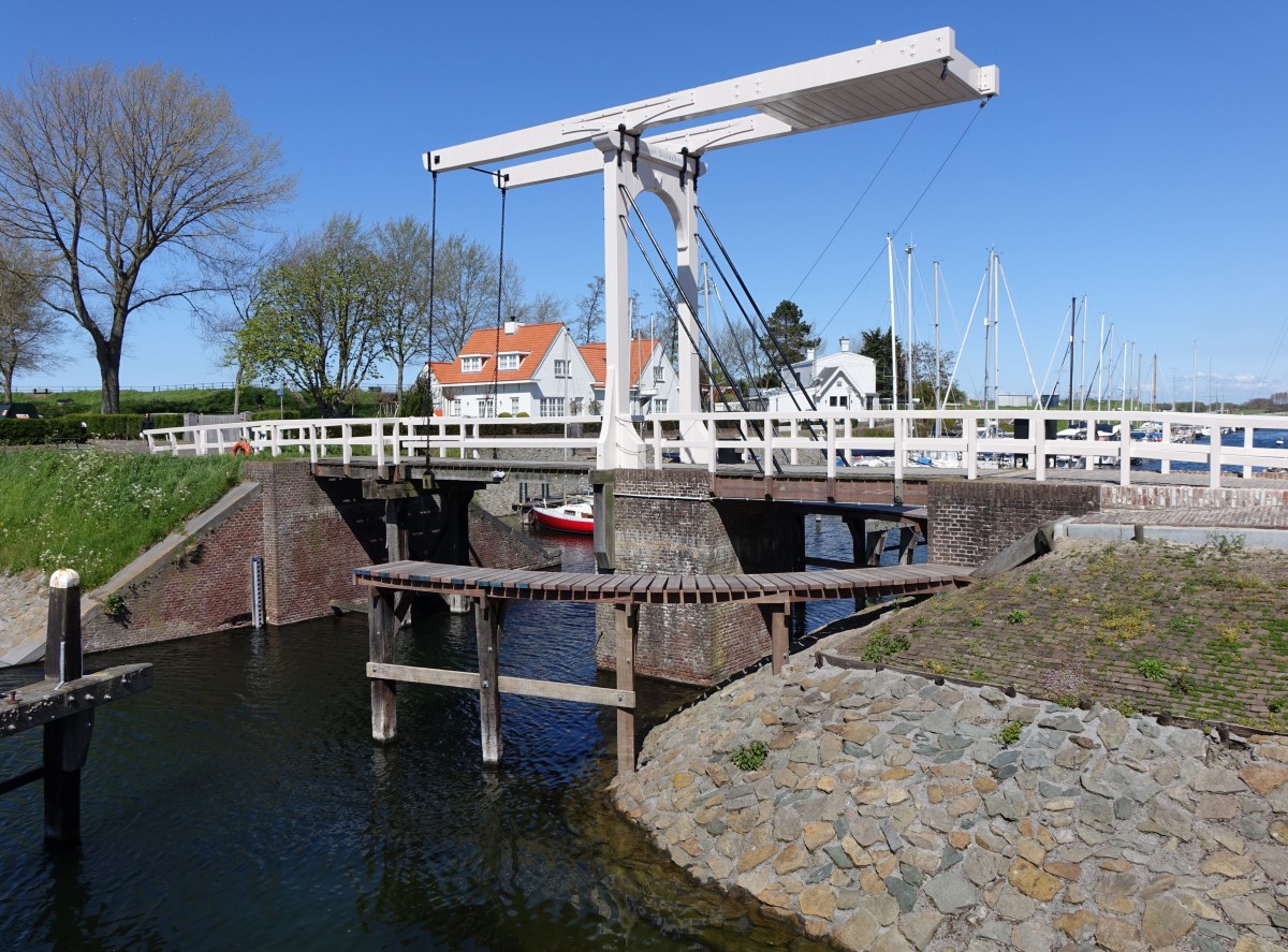 Veere, Knigin Beatrix Brcke (30.04.2015)