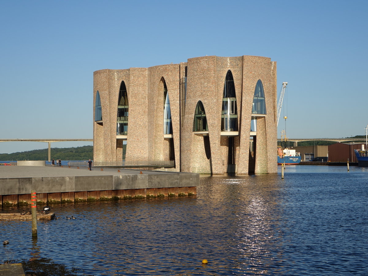 Vejle, Fjordenhus am Havneen 1, erbaut durch Olafur Eliasson (06.06.2018)
