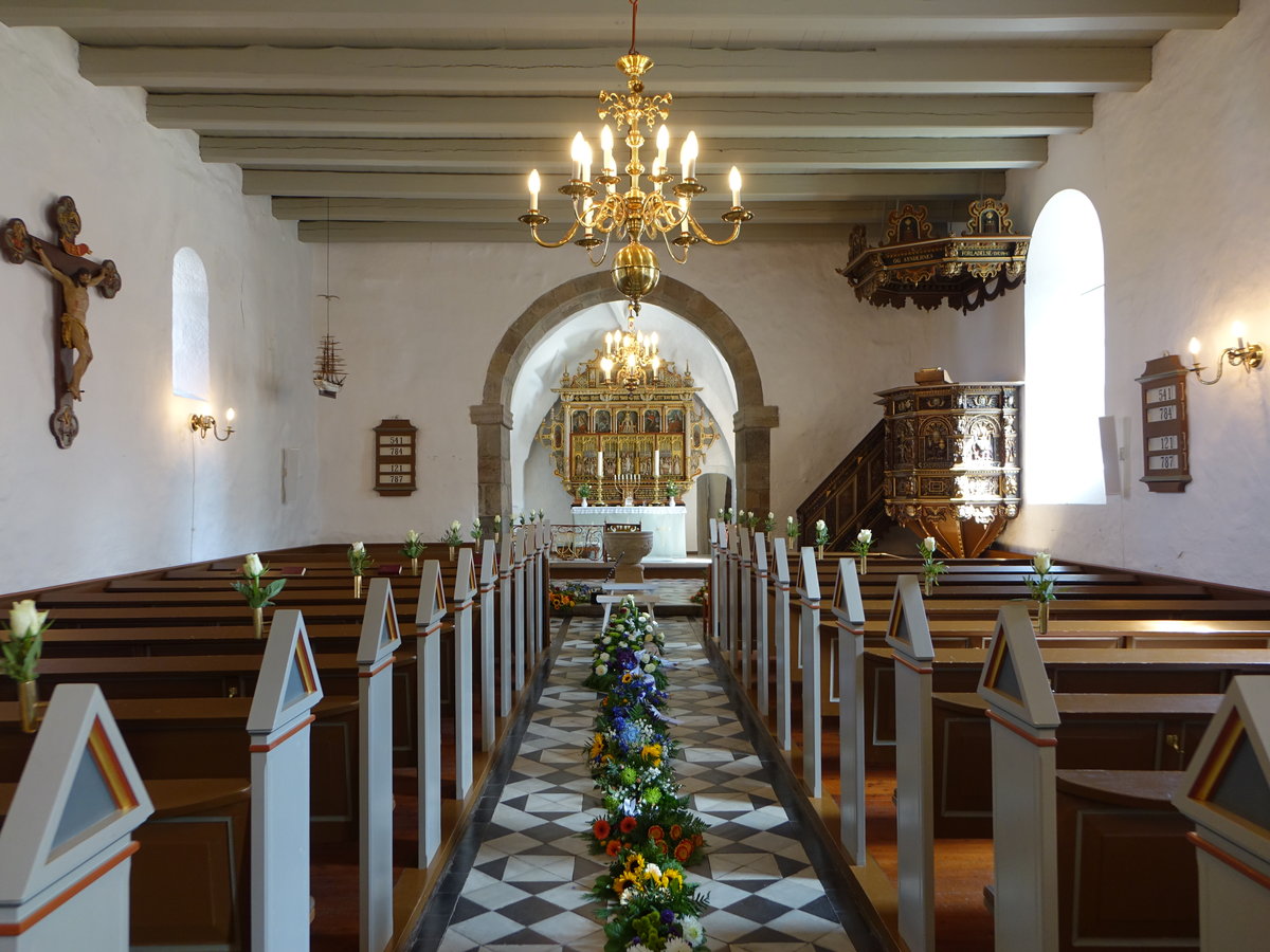 Vejrum, Innenraum der Ev. Kirche, Flgelaltar von 1640 (25.07.2019)