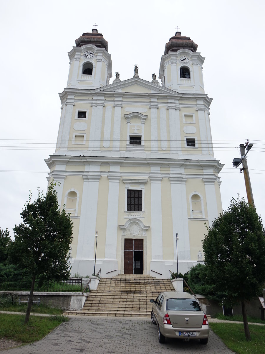 Velke Levare / Groschtzen, Pfarrkirche Maria Himmelfahrt, erbaut bis 1733 (05.08.2020)