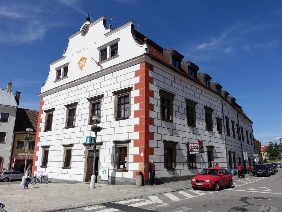 Velke Mezirici, historisches Rathaus am Hauptplatz nměst (30.05.2019)