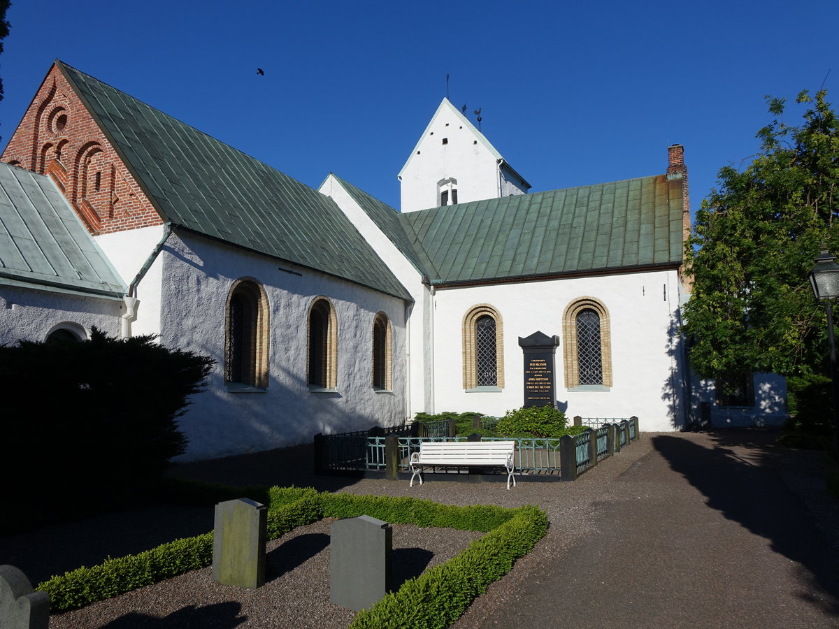 Vellinge, Ev. Kirche, erbaut ab dem 11. Jahrhundert, Kirchturm erbaut von 1790 bis 1791 (11.06.2016)