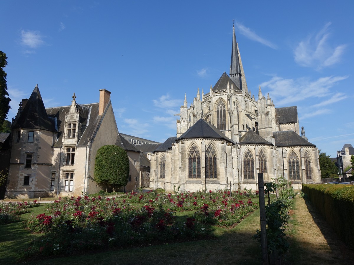 Vendome, Abteikirche La Trinite, erbaut ab 1040, Chor 13. Jahrhundert (18.07.2015)