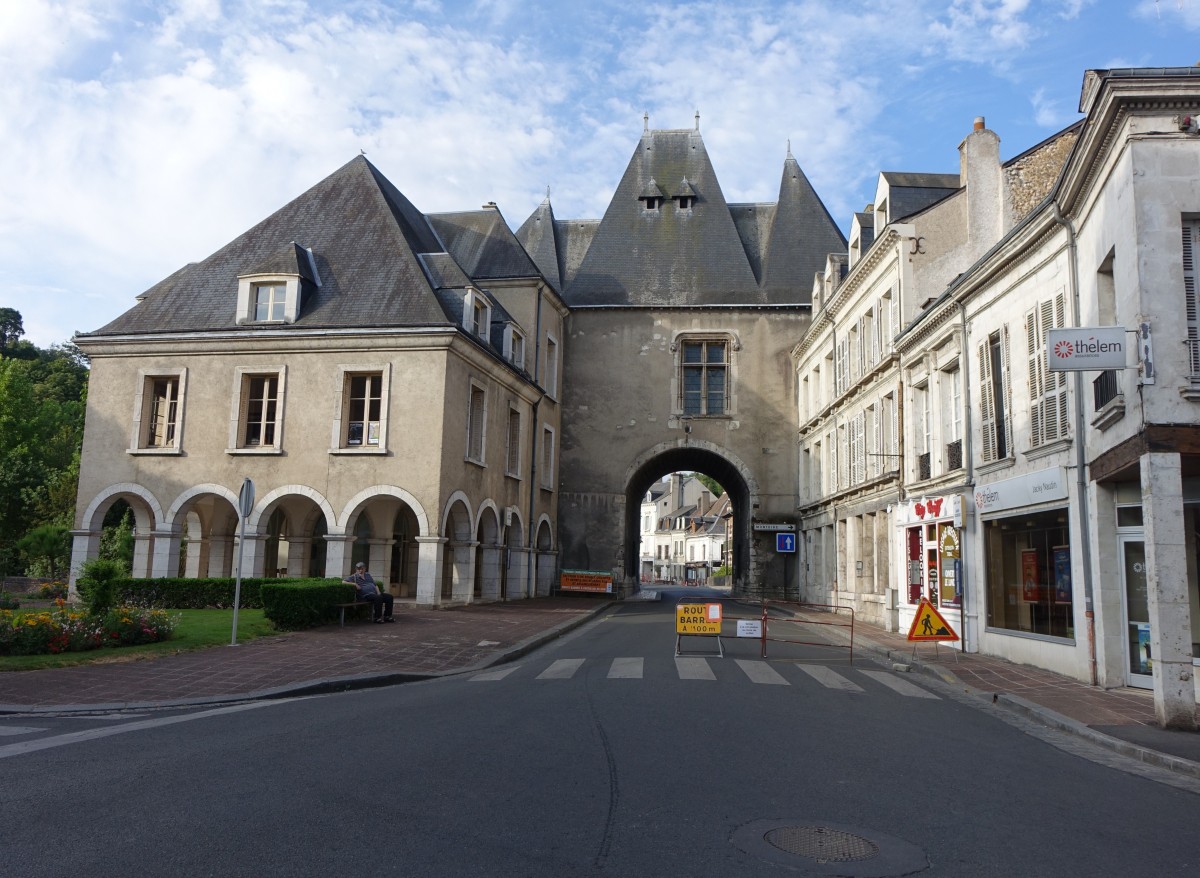 Vendome, Porte St. Georges, erbaut im 14. Jahrhundert (18.07.2015)