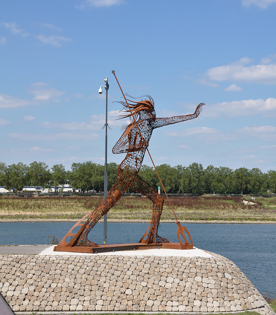 Venlo (Provinz Limburg) - Skulptur am  Stadshaven  - 27.08.2013