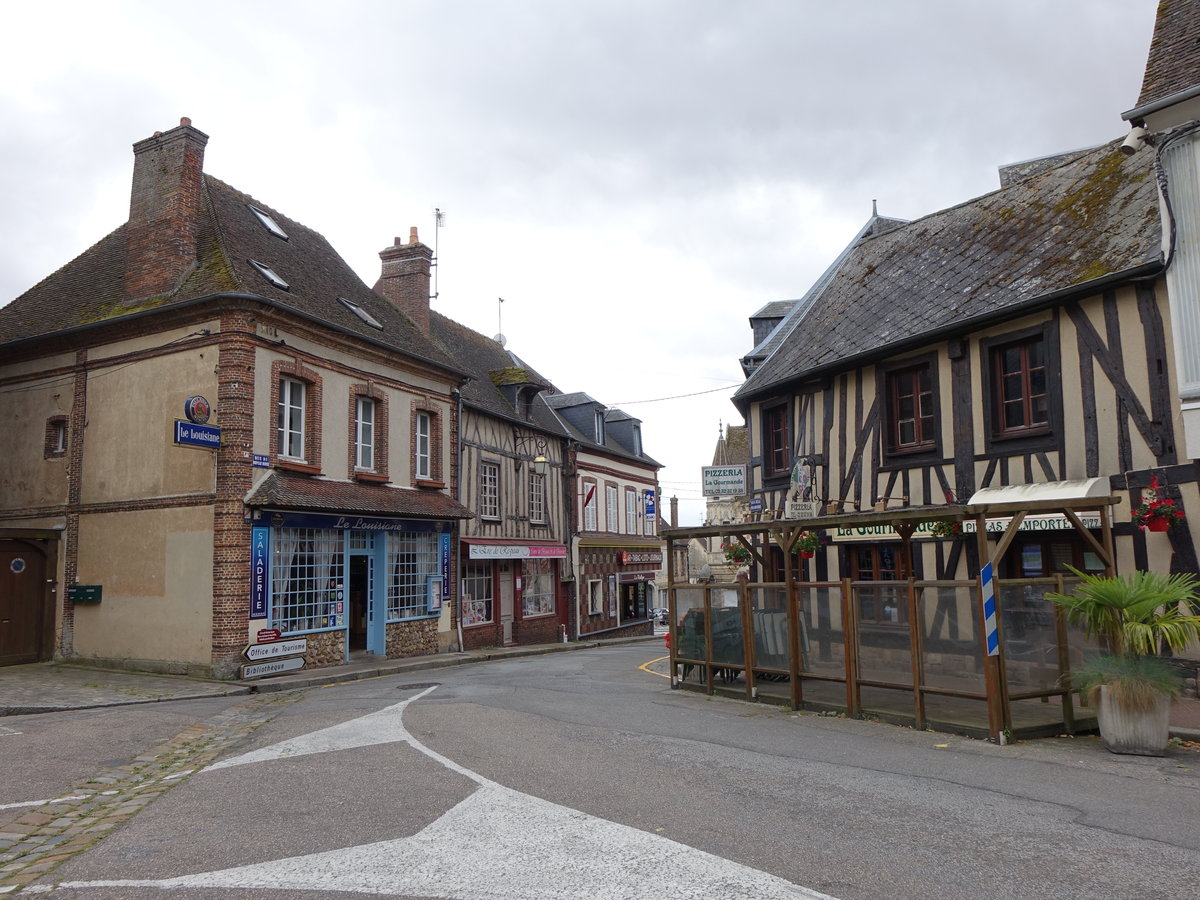 Verneul-sur-Avre, Huser in der Rue Thiers (11.07.2016)