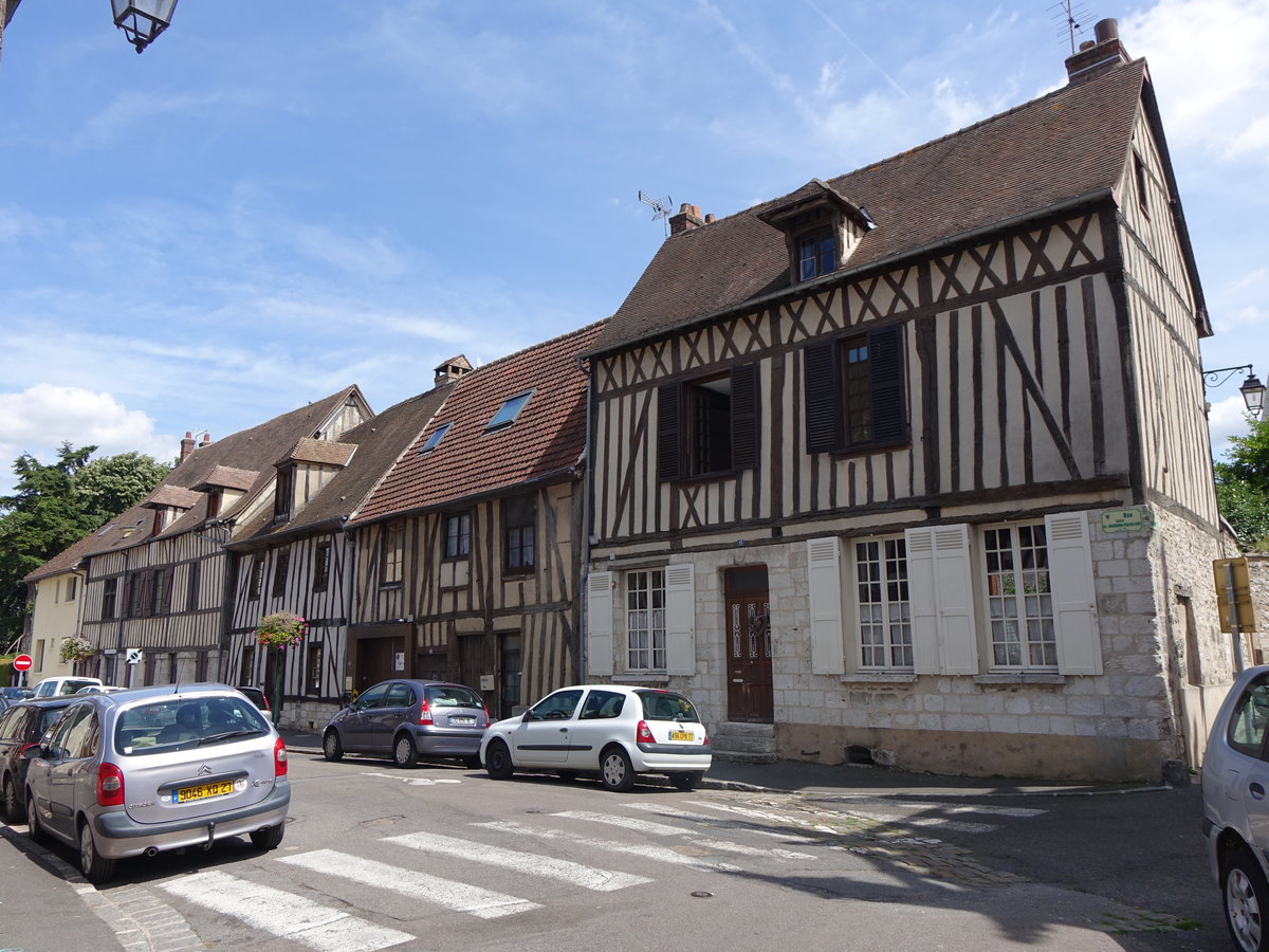 Vernon, Huser in der Rue Louis de Bourbon-Penthievre (15.07.2016)