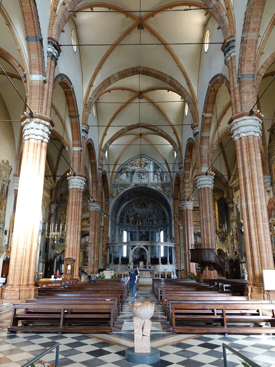 Verona, Innenraum des Doms St. Maria Matricolare, Fresken von G. Falconetto von 1503 (07.10.2016)