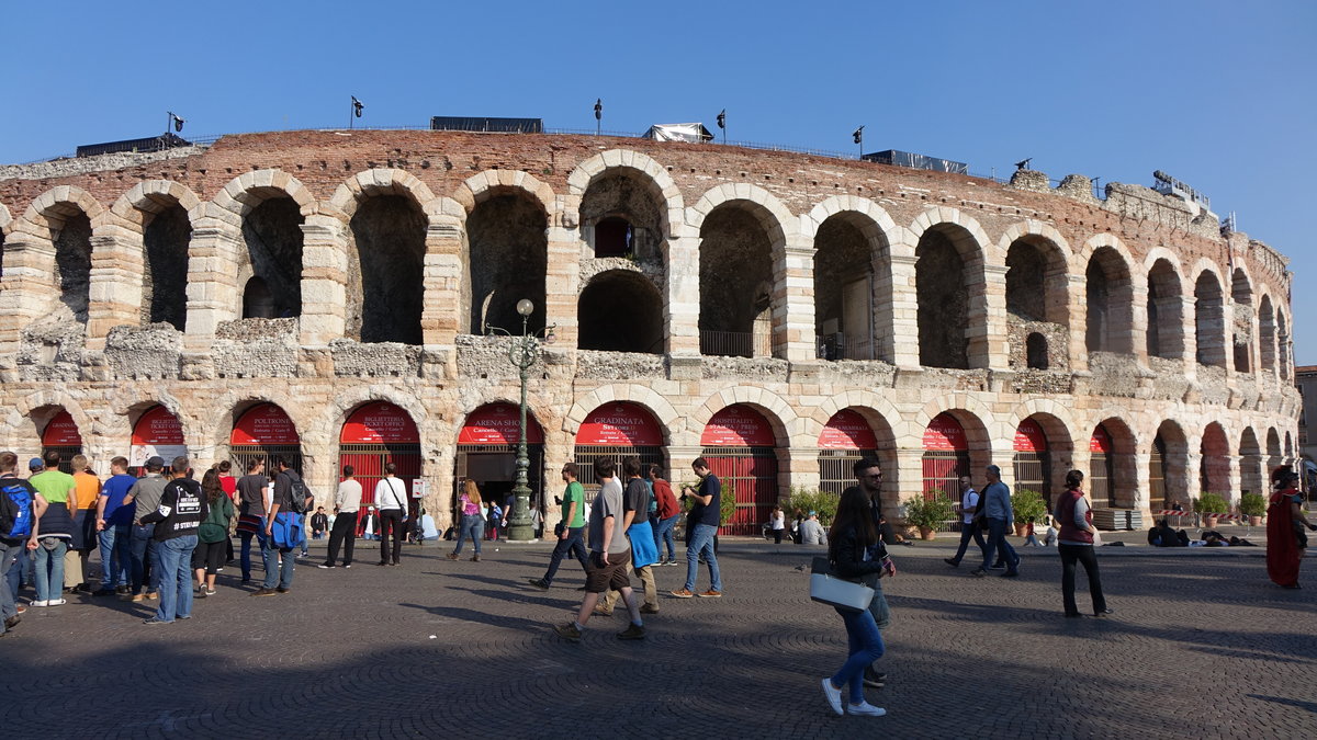 Verona, rmisches Amphitheater am Piazza Bra (07.10.2016)