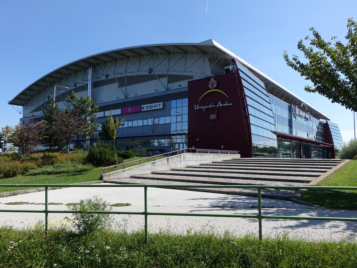 Veszprem Arena, erbaut 2008 durch die Firma Multicsarnok Kft, Spielort der Handball Mannschaft MKB Veszprm KC (27.08.2018)