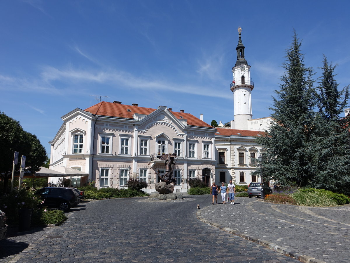 Veszprem, Ovaros Ter mit Feuerturm, erbaut von 1811 bis 1817 durch Henrik Tumler, heute Aussichtsgalerie (27.08.2018)