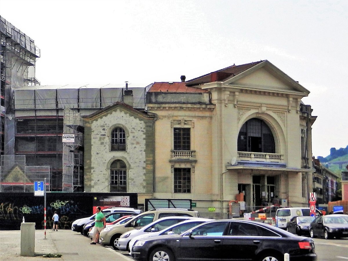 Vevey, das 1830 erbaute Casino an der Place du Marché, vor der Renovierung - 26.08.2012