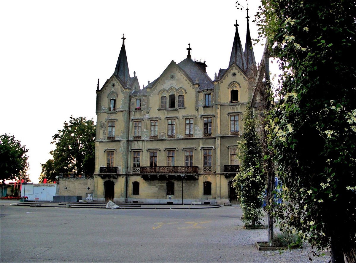 Vevey, das Château de l’Aile in einem sehr schlechten Zustand am 22. August 2006