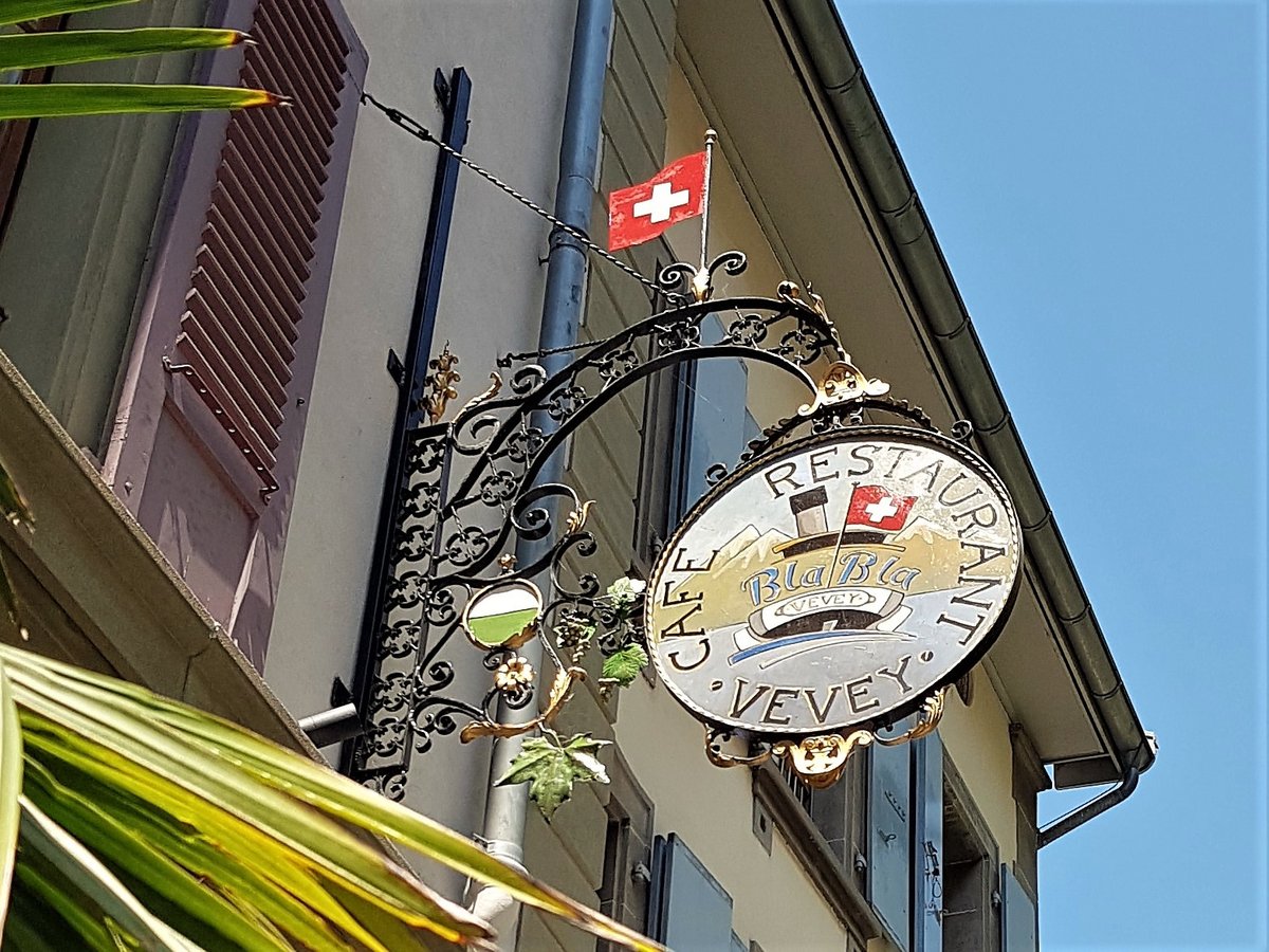 Vevey, Grande Place 5, Aushngeschild des Restaurants Bla Bla - 24.07.2019