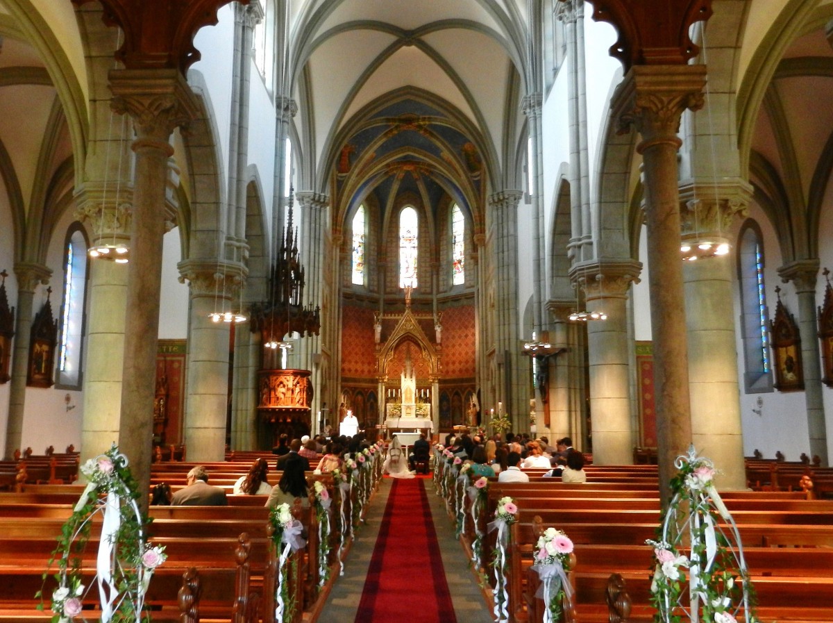 Vevey, Hochzeit in der katholische Kirche Notre-Dame. Aufgenommen am Samstag, 31.05.2014