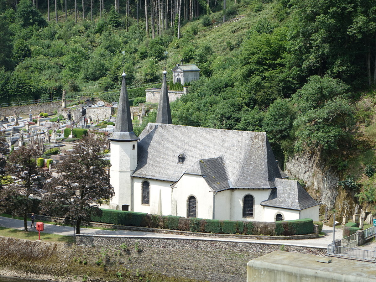 Vianden, Pfarrkirche St. Rochus am Our Fluss (19.06.2022)