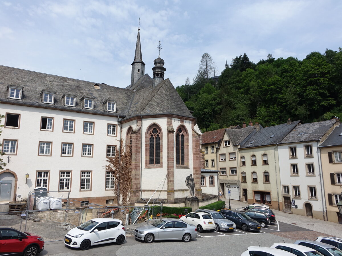 Vianden, Trinitarierkirche, frhgotische Hallenkirche aus dem 13. Jahrhundert (19.06.2022)