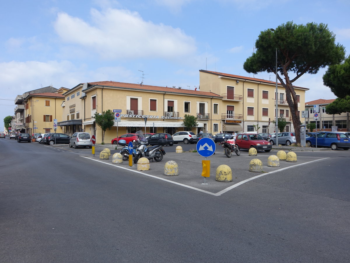 Viareggio, Huser an der Piazza Sant Antonio Pucci (16.06.2019)