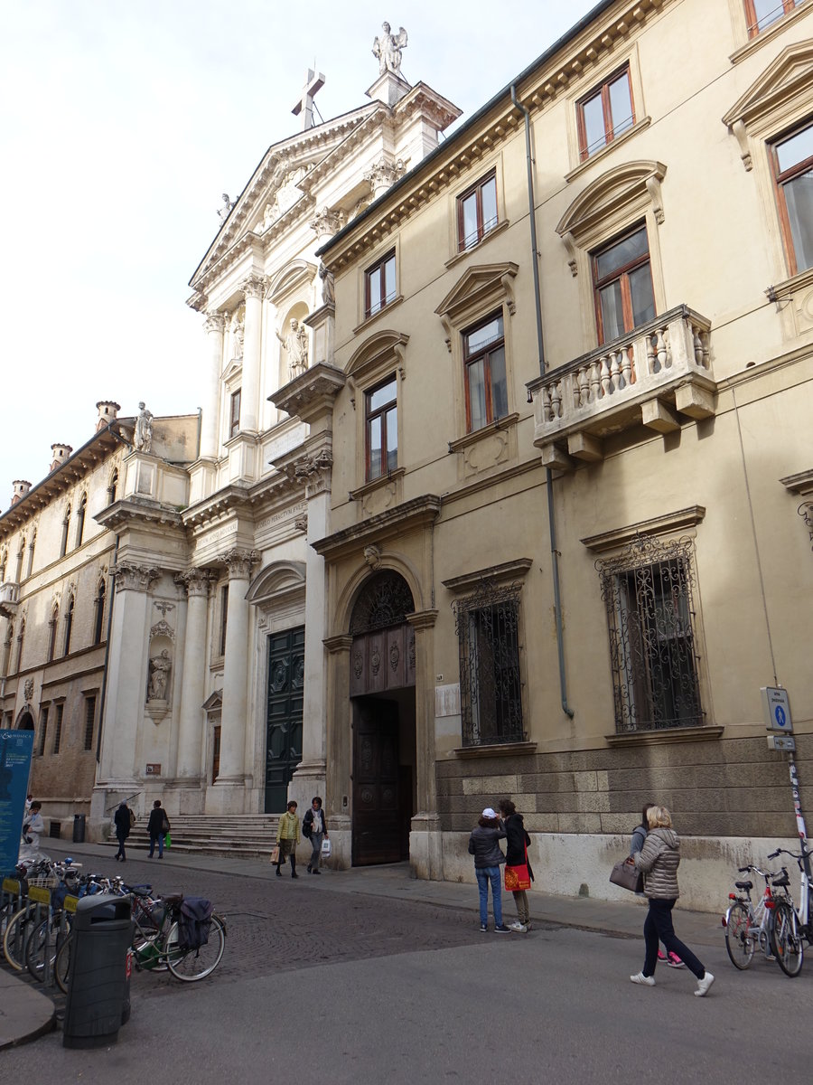 Vicenza, barocke Pfarrkirche San Gaetano, erbaut ab 1965, Fassade mit acht korinthische Säulen (28.10.2017)