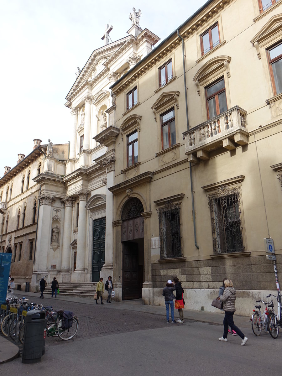 Vicenza, barocke Pfarrkirche San Gaetano, erbaut ab 1965, Fassade mit acht korinthische Sulen (28.10.2017)