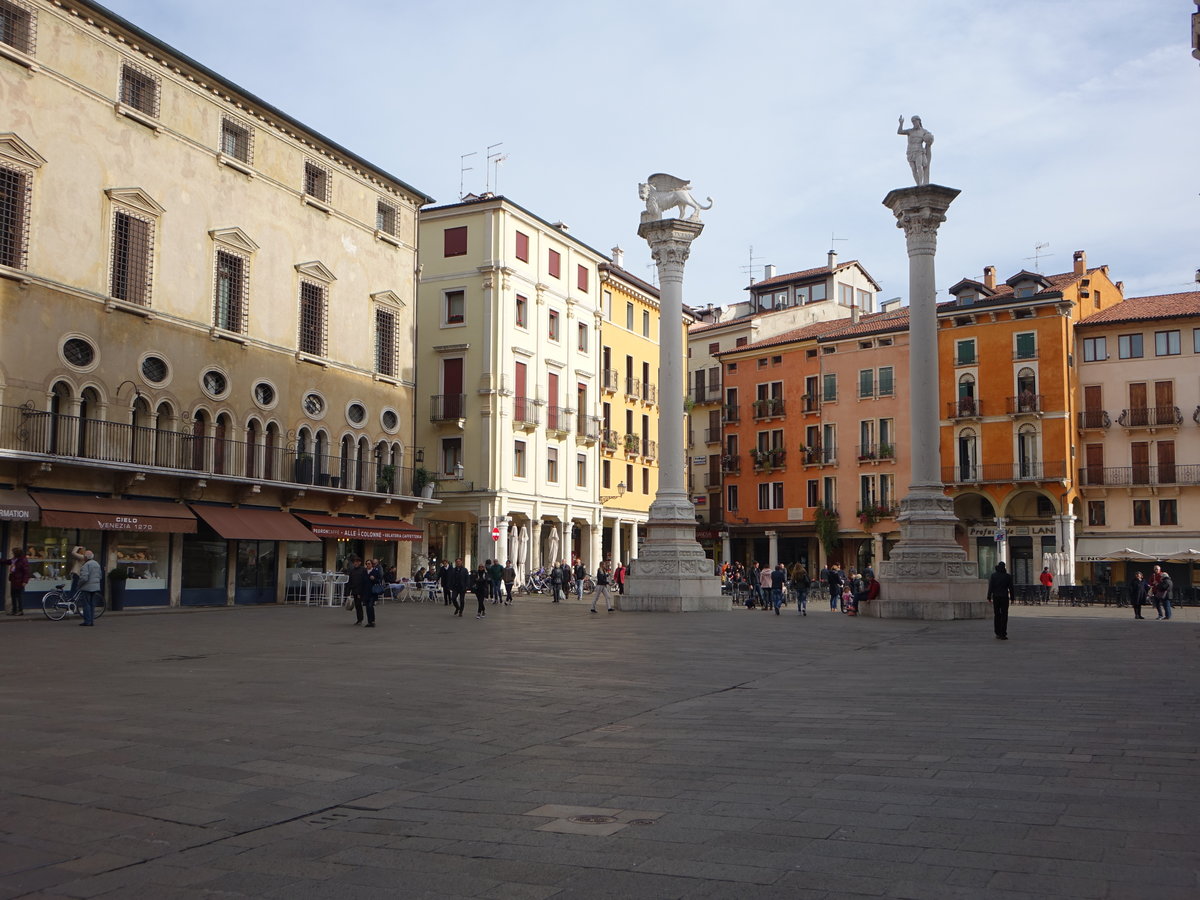 Vicenza, Häuser am Hauptplatz Piazza dei Signori (28.10.2017)