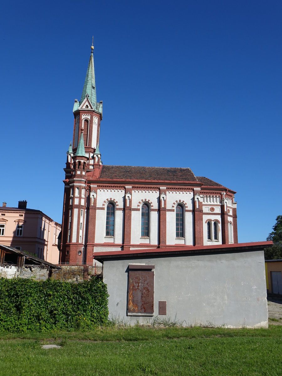 Vidnava / Weidenau, Pfarrkirche Hl. Franz von Assisi in der Hrdinu Strae (01.07.2020)