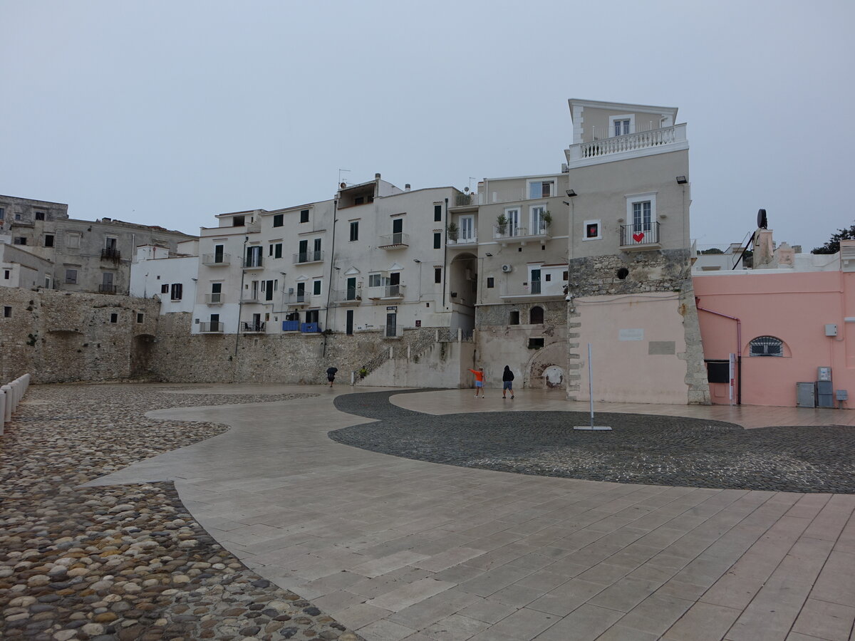 Vieste, Huser an der Via Marinai d`Italia (26.09.2022)