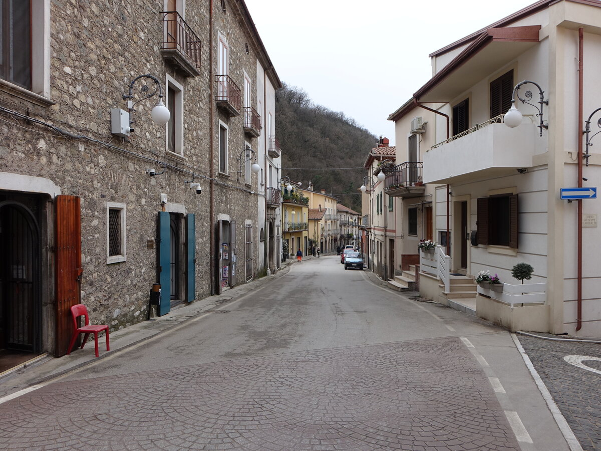 Vietri di Potenza, Huser am Corso Vittorio Emanuele (27.02.2023)