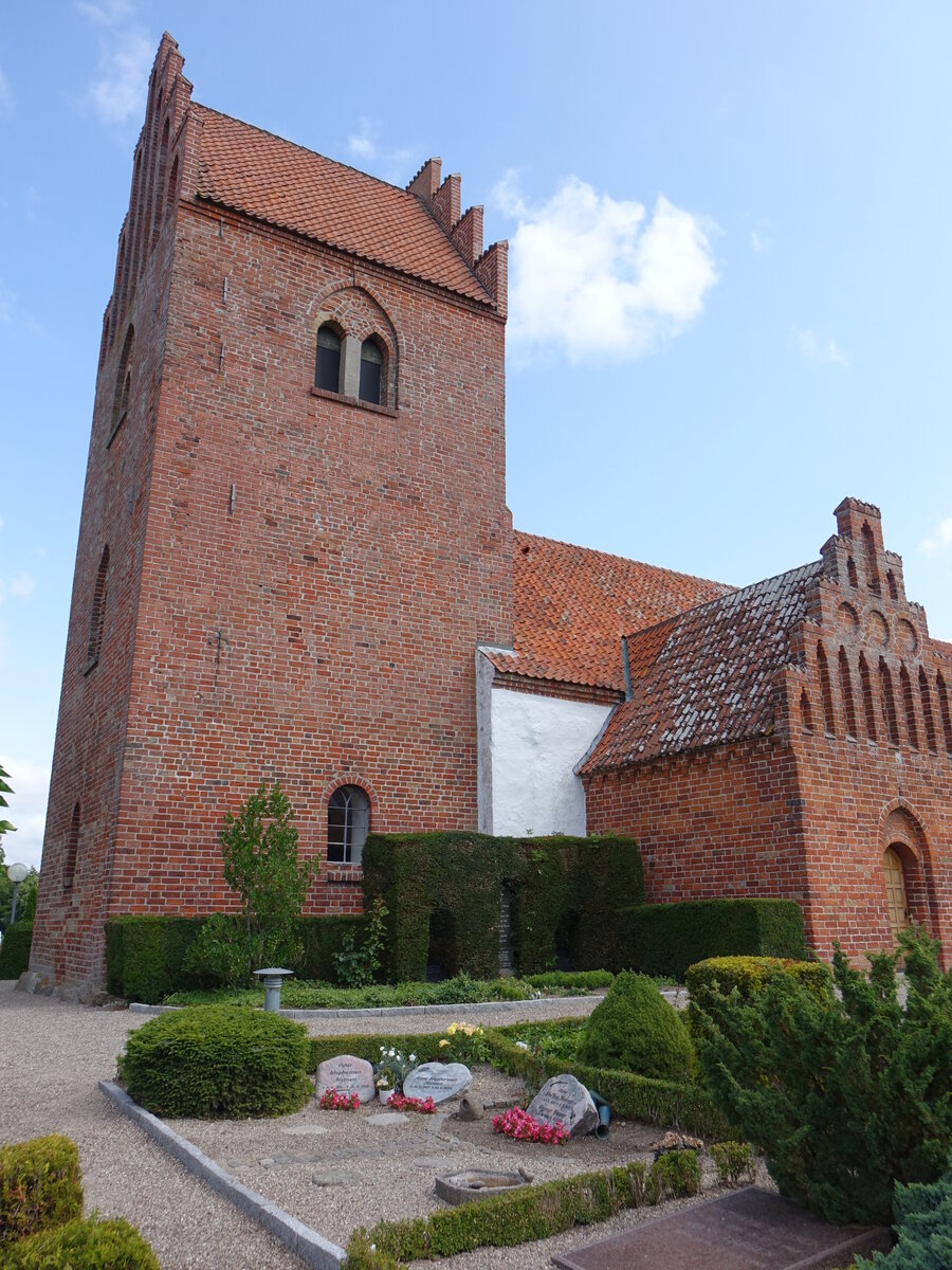 Vigersted, romanische ev. Dorfkirche, gotischer Kirchturm (22.07.2021)