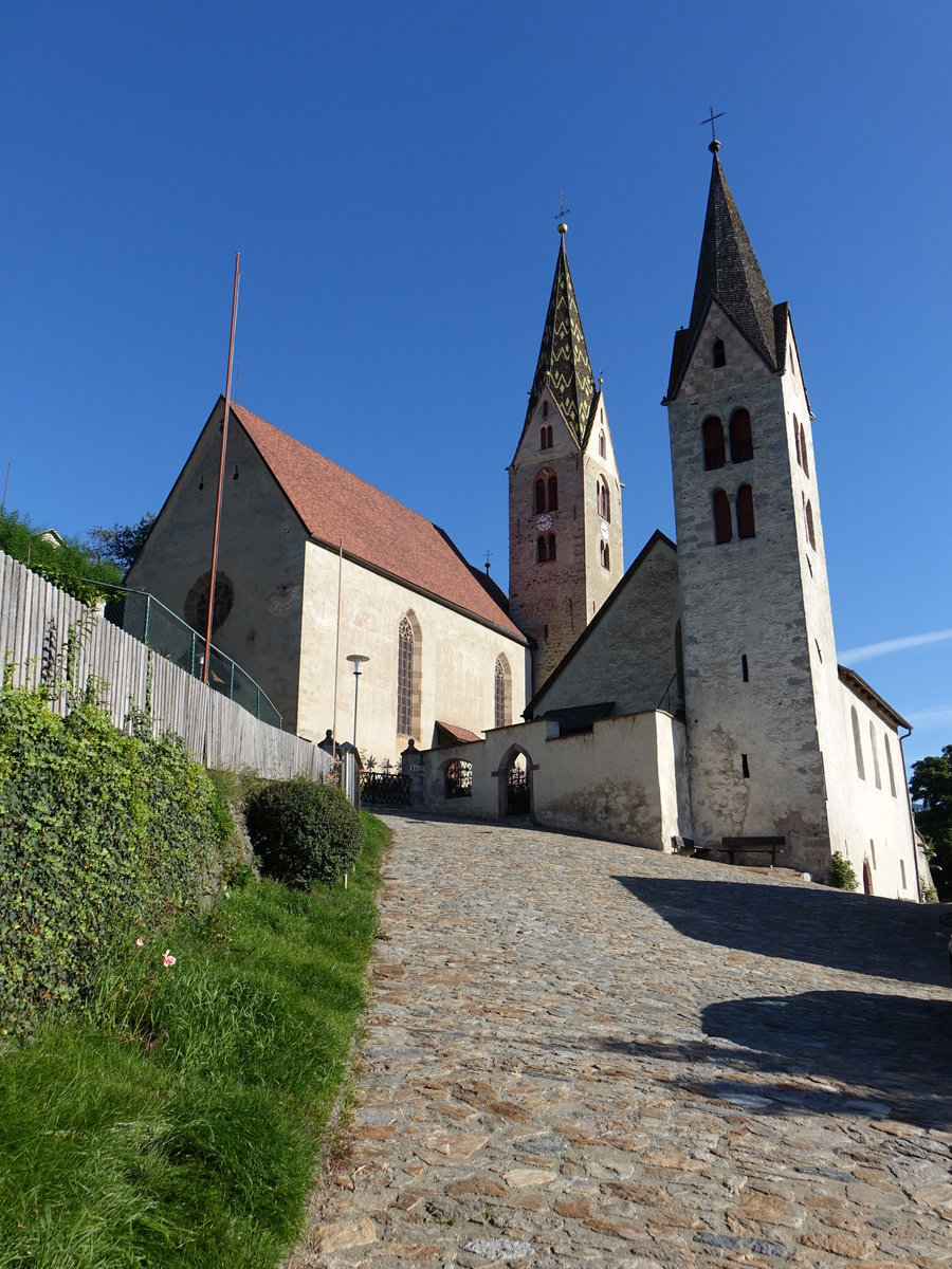 Villandro/ Villanders, Pfarrkirche St. Stephan und Friedhofskapelle St. Michael, Pfarrkirche erbaut von 1517 bis 1521 durch Benedikt Weibhauser (14.09.2019)