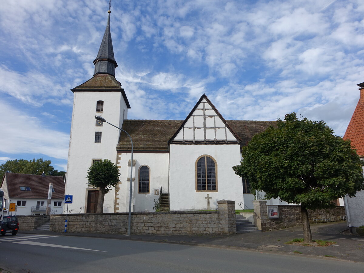 Vinsebeck, kath. Pfarrkirche St. Johannes, erbaut 1605 (05.10.2021)